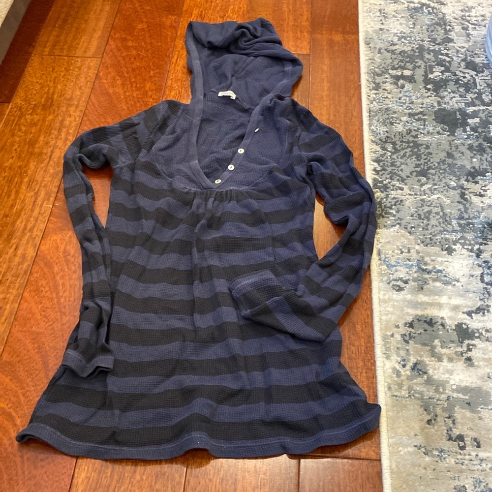 Splendid hooded waffle navy and black long sleeve shirt